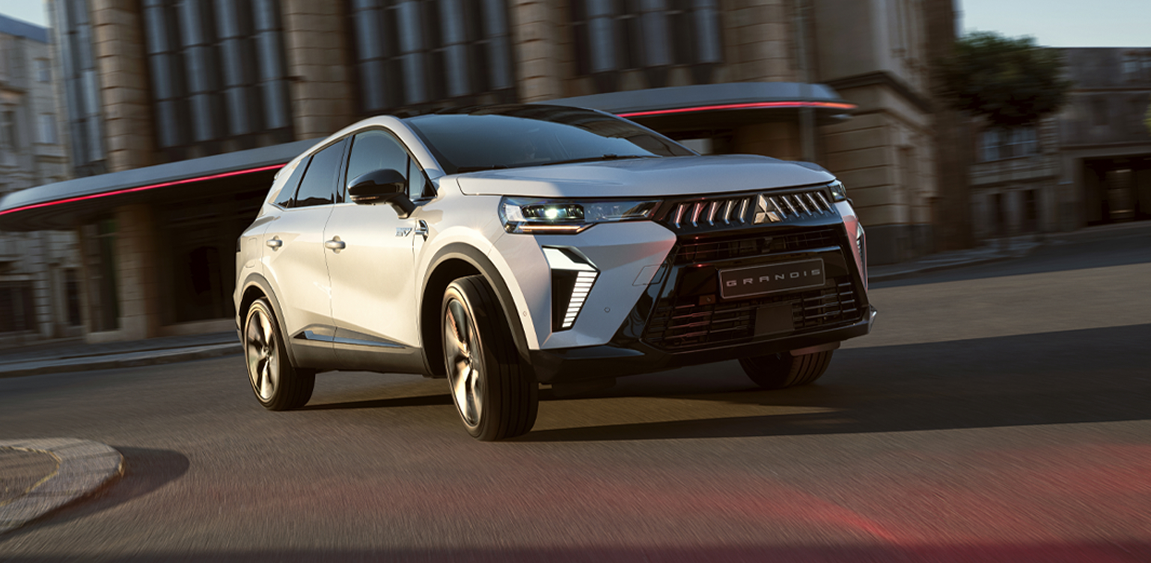 Der neue Grandis ¾-Frontalansicht des fahrendes Grandis