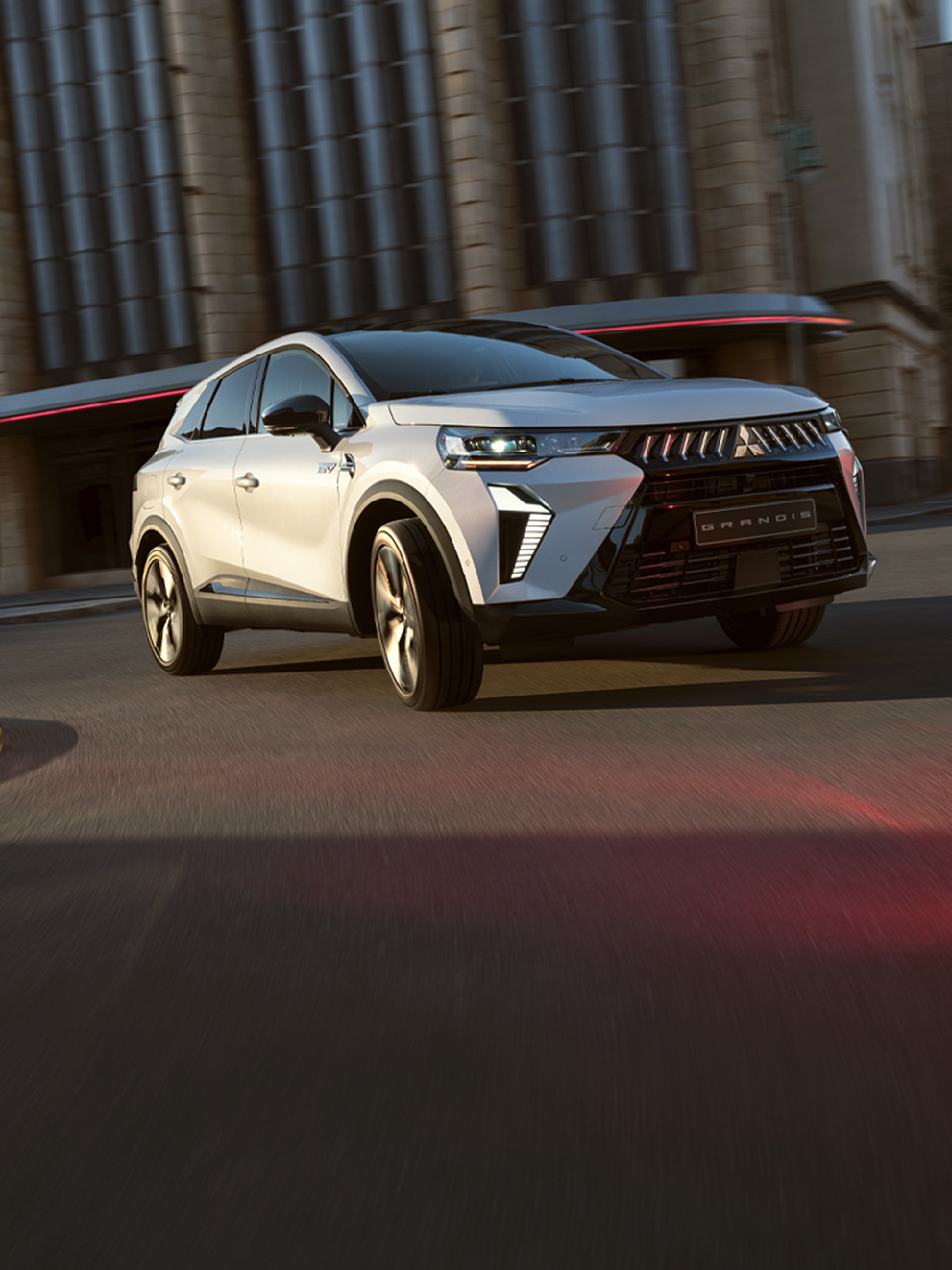 Der neue Grandis ¾-Frontalansicht des fahrendes Grandis